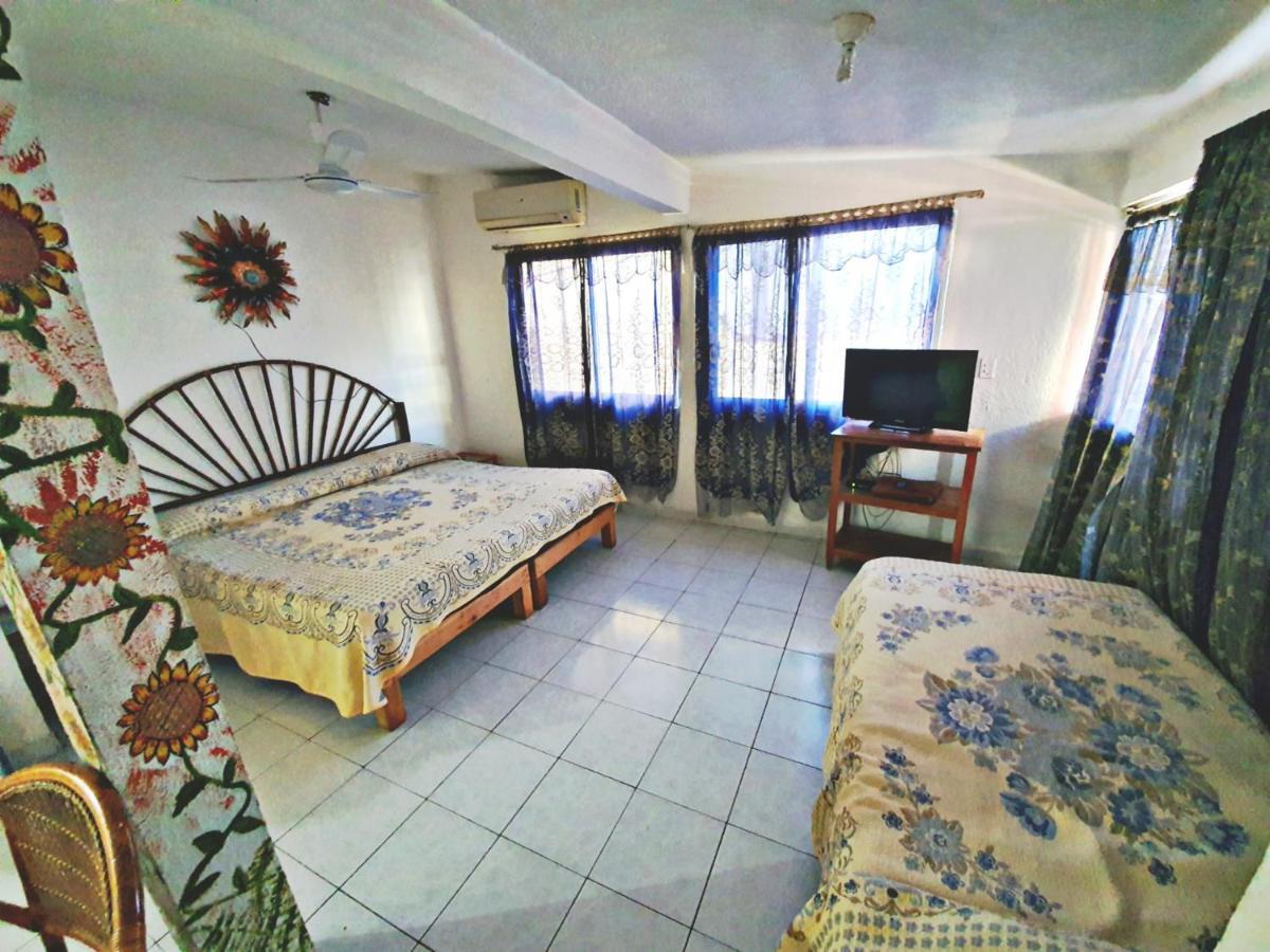 Hotel Amueblados Gaby Ζιουατανέχο Εξωτερικό φωτογραφία